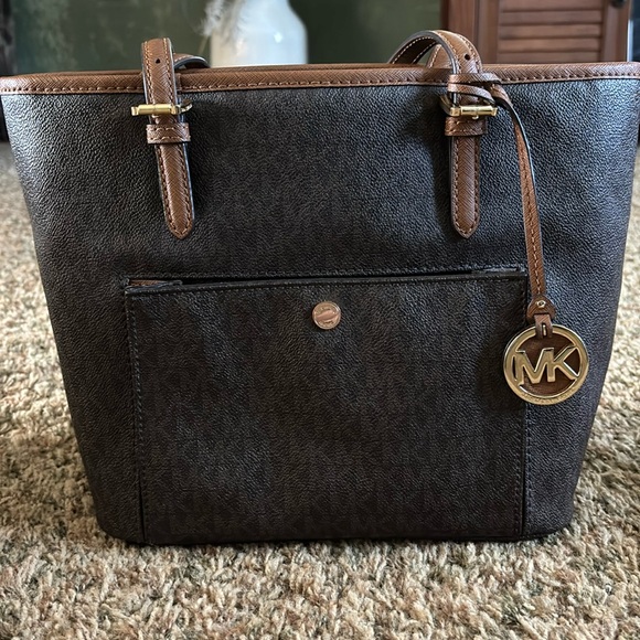 Elegant Brown Tote Bag - Picture 1 of 6